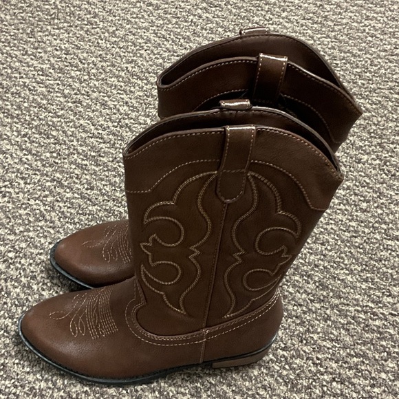 Cat & Jack Kids' Brown Embroidered Boots - Picture 1 of 5